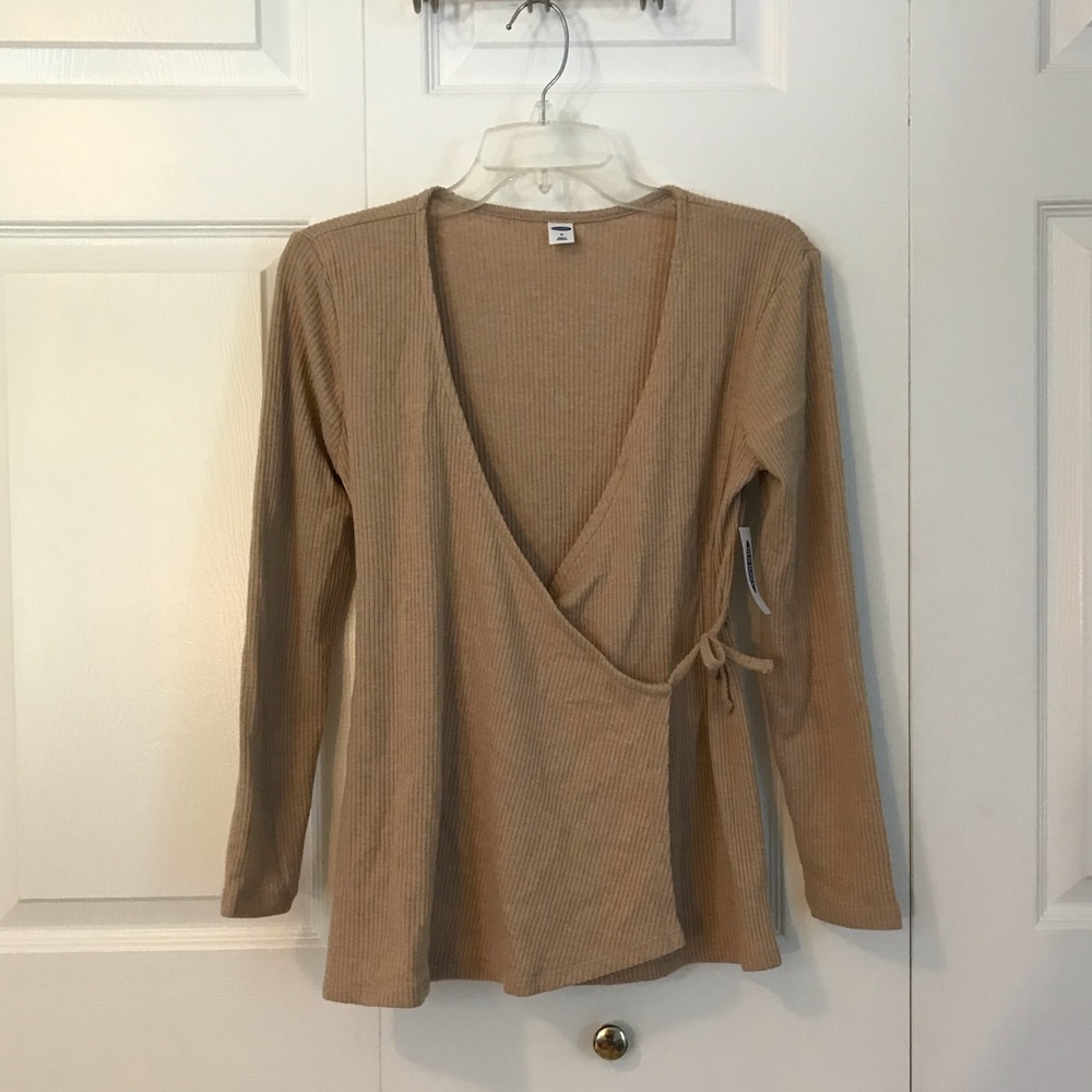 BNWT Medium Old Navy Long Sleeve Faux Wrap Top